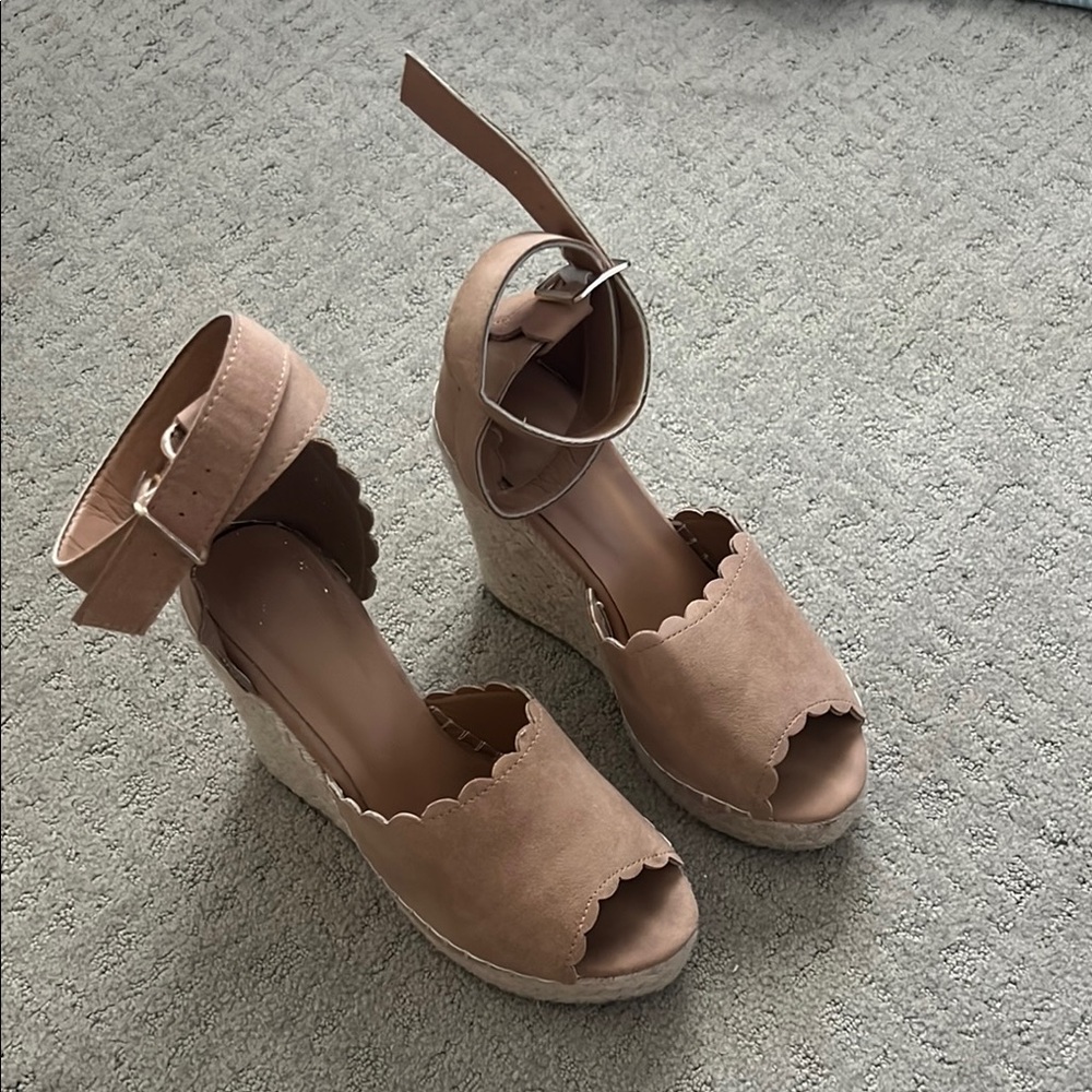 Elegant Tan Wedge Sandals